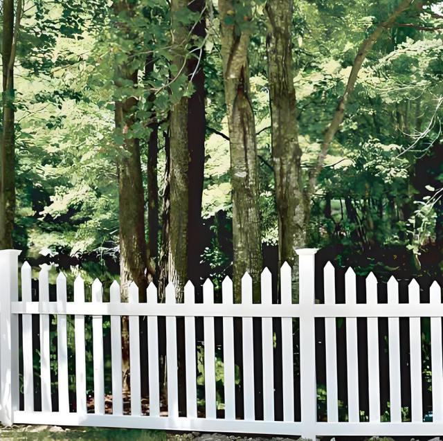 KMT302 Scalloped Picket Fence 4' High 8' Wide